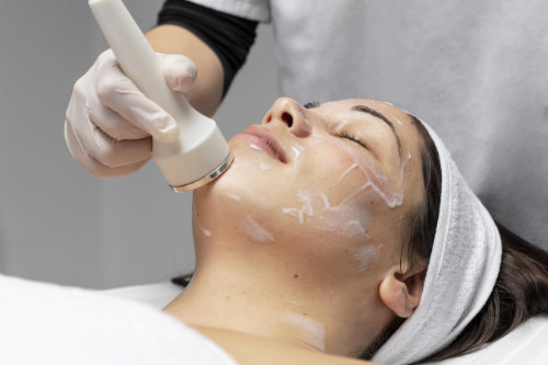 Découvrez le Soin visage HydraPure par Stress Off St Médard en jalles : la révolution du traitement en profondeur de la peau