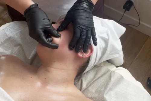 Massage Liftant de LNA, un massage intra-buccal (ou buccal), une technique  efficace